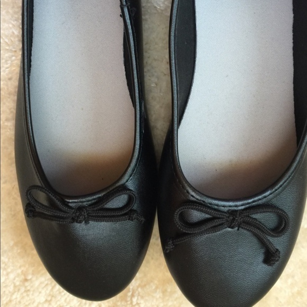 Girl black shoe